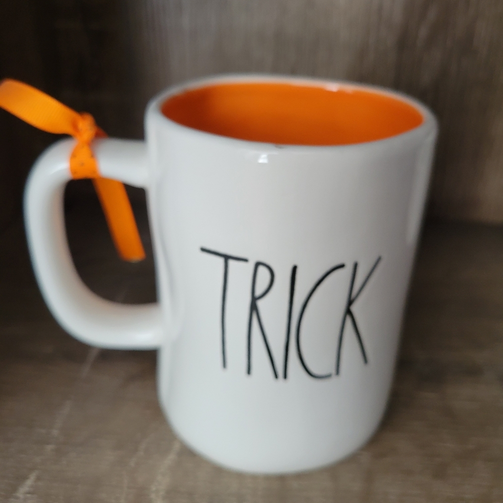 Trick/Treat Rae Dunn Mug 2018 OG